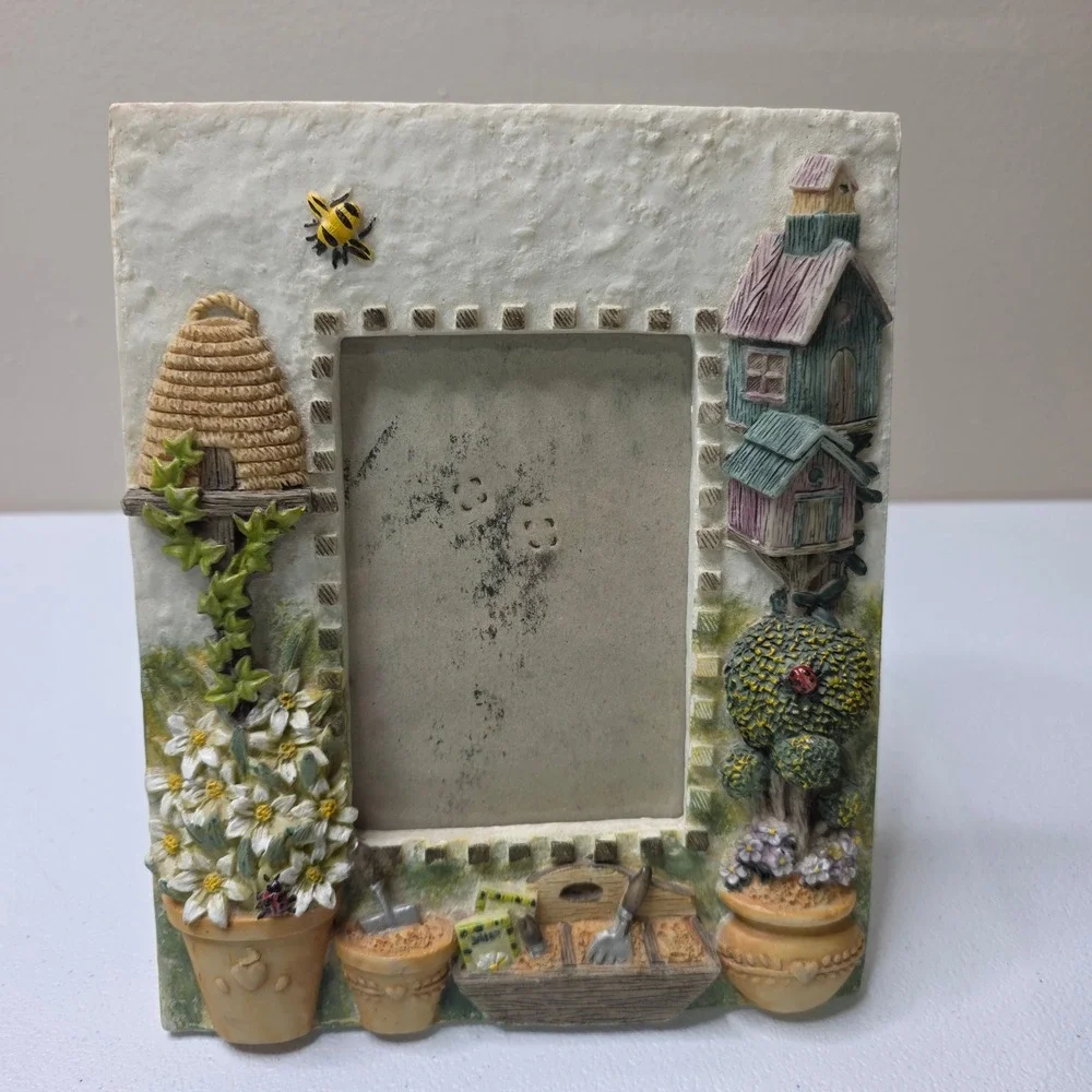 Hallmark Marjolein Bastin Photo Frame + 2 Unbranded Garden Theme Nature 3D Resin